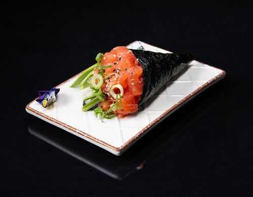 Temaki Salmon by Sushi & Salad