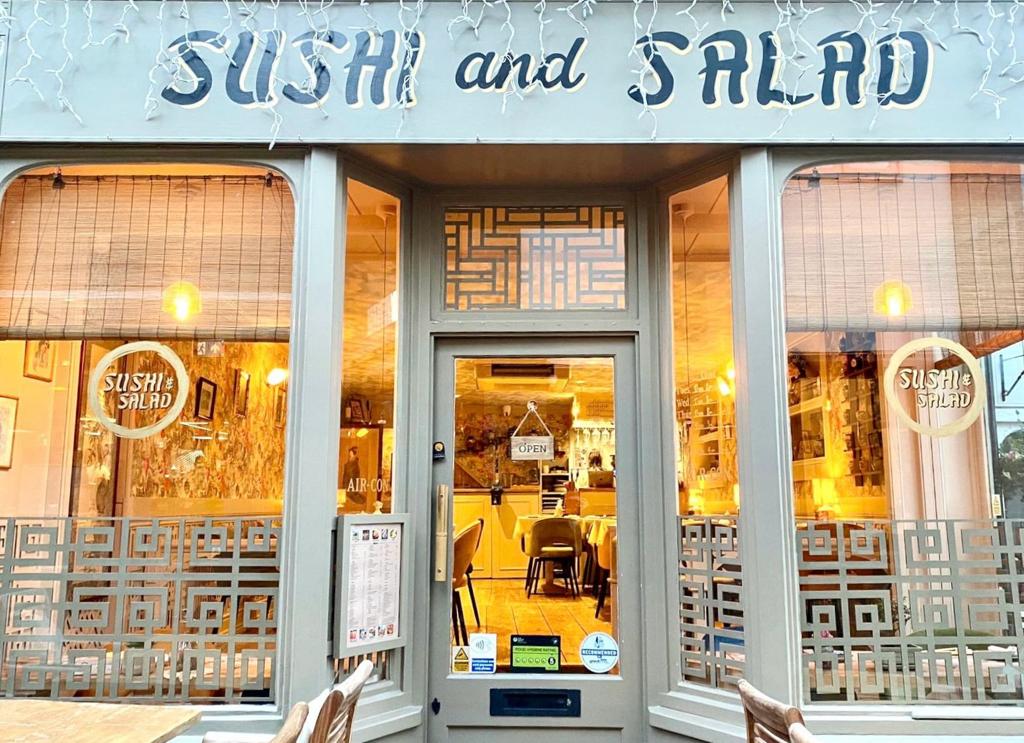 Sushi & Salad - Sushi Restaurant Saffron Walden
