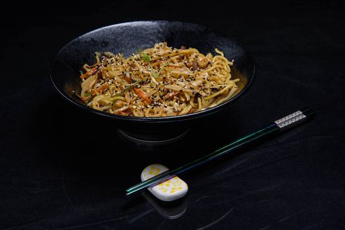 Vegetable Yakisoba by Sushi & Salad